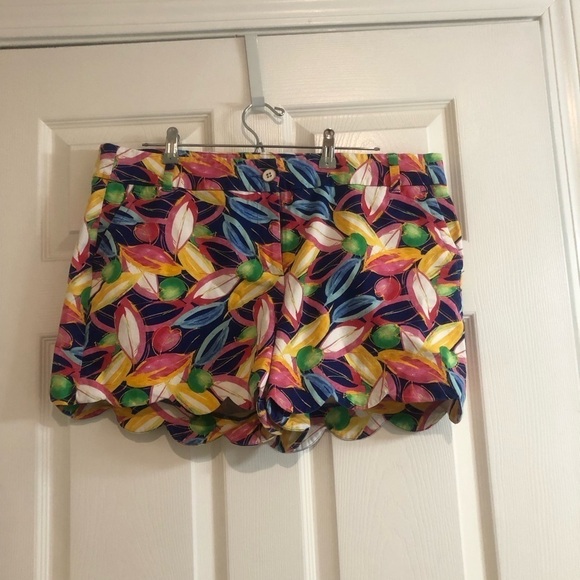 Crown and Ivy size 16 floral shorts - Picture 2 of 14